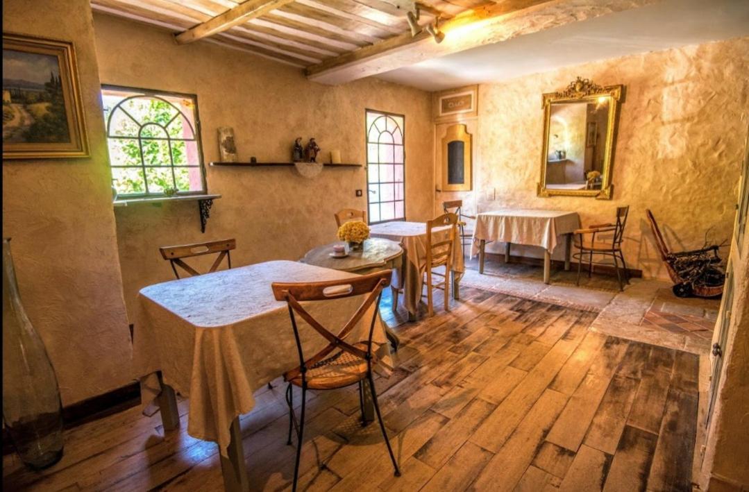 La Medievale Du Luberon Roussillon en Isere Exterior foto